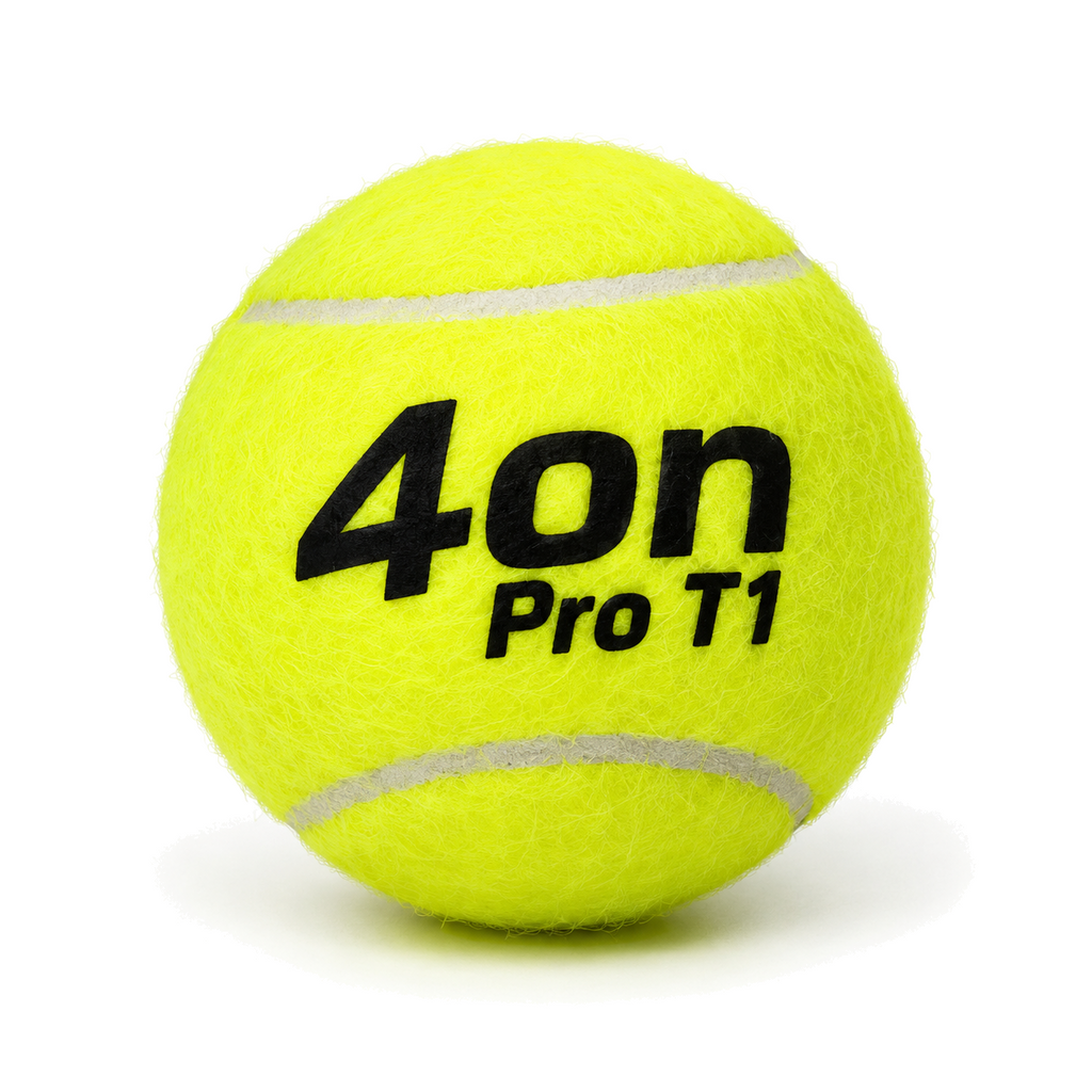 4on Pro T1 padelipall valgel taustal